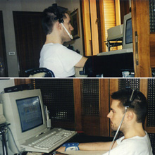 Cristiano Di Pietro mentre utilizza l'emulatore di mouse Headmaster (prima generazione)